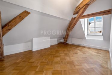 Vieille-ville - Superbe 4 pièces avec Studio - Dernier étage - Ascenseur