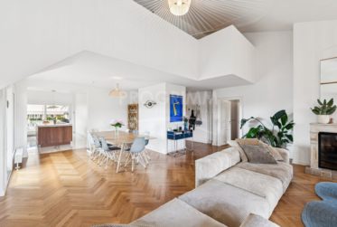 Magnifique appartement de 4 chambres + 1 bureau - 3 parkings - Ascenseur