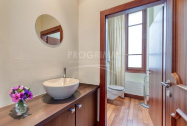 Bureaux de près de 80m2 situé en bordure du Rhône - Arcade visible - A deux pas du tram