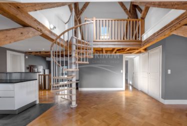 Vieille-ville - Superbe 4 pièces avec Studio - Dernier étage - Ascenseur