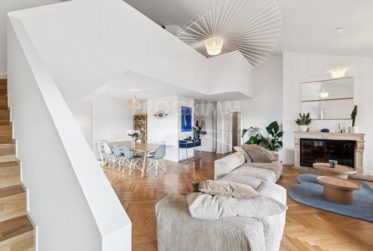 Magnifique appartement de 4 chambres + 1 bureau - 3 parkings - Ascenseur