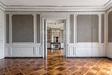 Appartement vieille-ville - 7,5 pièces - place de parking - cave