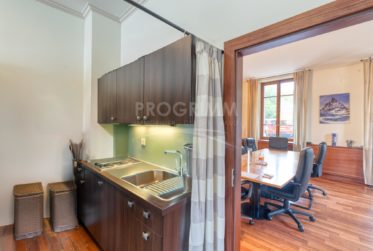 Bureaux de près de 80m2 situé en bordure du Rhône - Arcade visible - A deux pas du tram