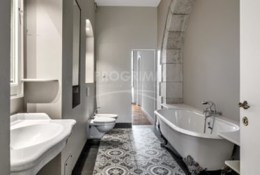 Appartement vieille-ville - 7,5 pièces - place de parking - cave