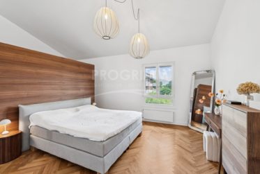 Magnifique appartement de 4 chambres + 1 bureau - 3 parkings - Ascenseur