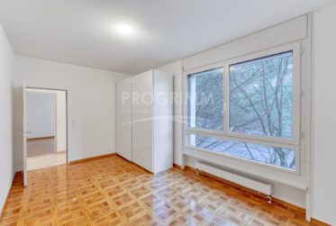 Appartement de près de 210 m2 - 6 pièces / 4 chambres - 2 salle de bains + 3 toilettes/lavabo - Résidence avec piscine chauffée et sauna - Parking double en sous-sol