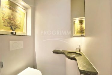 Exclusivité - Magnifique et rare appartement meublé - Place Bourg de Four + Prkg