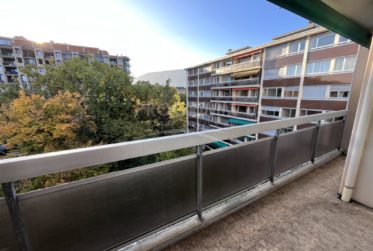 Exclusivité à Champel. 4 pièces à rénover avec balcon et box inclus