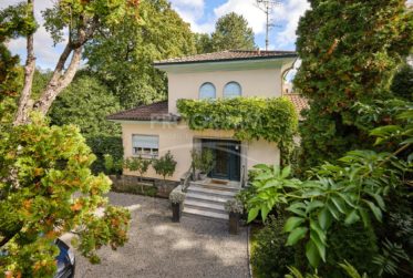Villa individuelle 5 chambres - 3 salles de bain - Piscine - Proche Ecolint et clinique des Grangettes