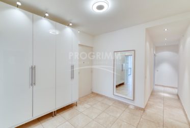 Appartement de près de 210 m2 - 6 pièces / 4 chambres - 2 salle de bains + 3 toilettes/lavabo - Résidence avec piscine chauffée et sauna - Parking double en sous-sol